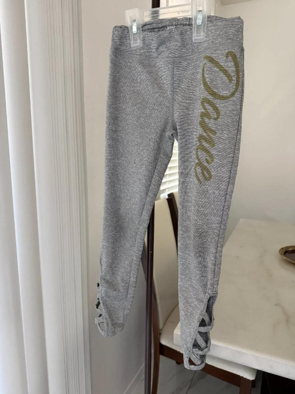 Leggings Justice Talla 6 Niña – “Dance” Gris con Detalle Cruzado